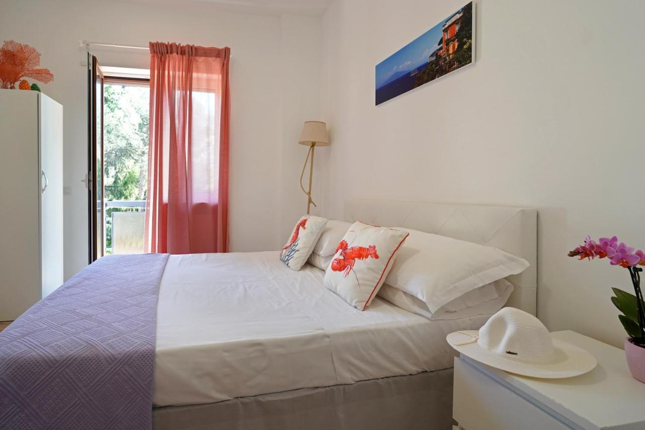Piazza Lauro Suites Соренто Екстериор снимка