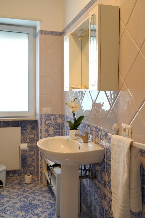 Piazza Lauro Suites Соренто Екстериор снимка